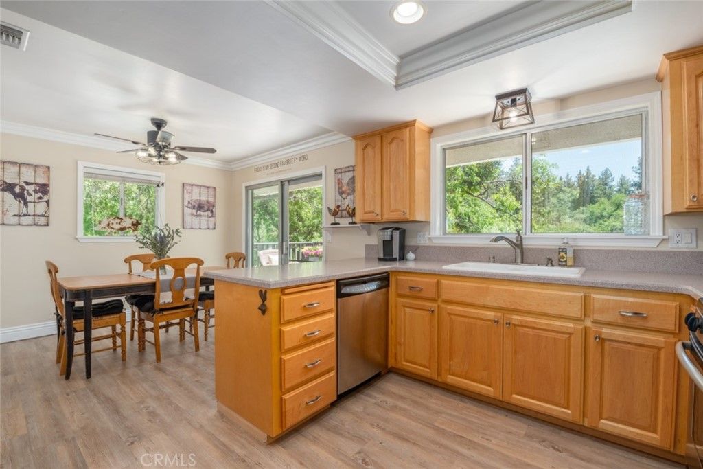 listing image 130724798775992650188