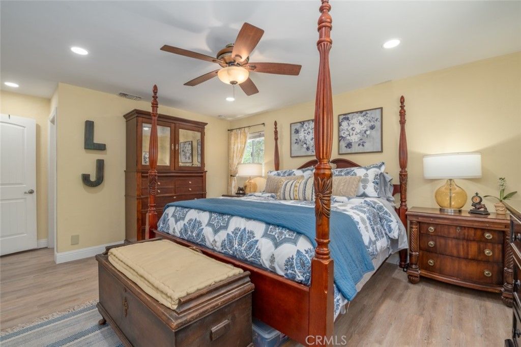 listing image 130723130636435165825