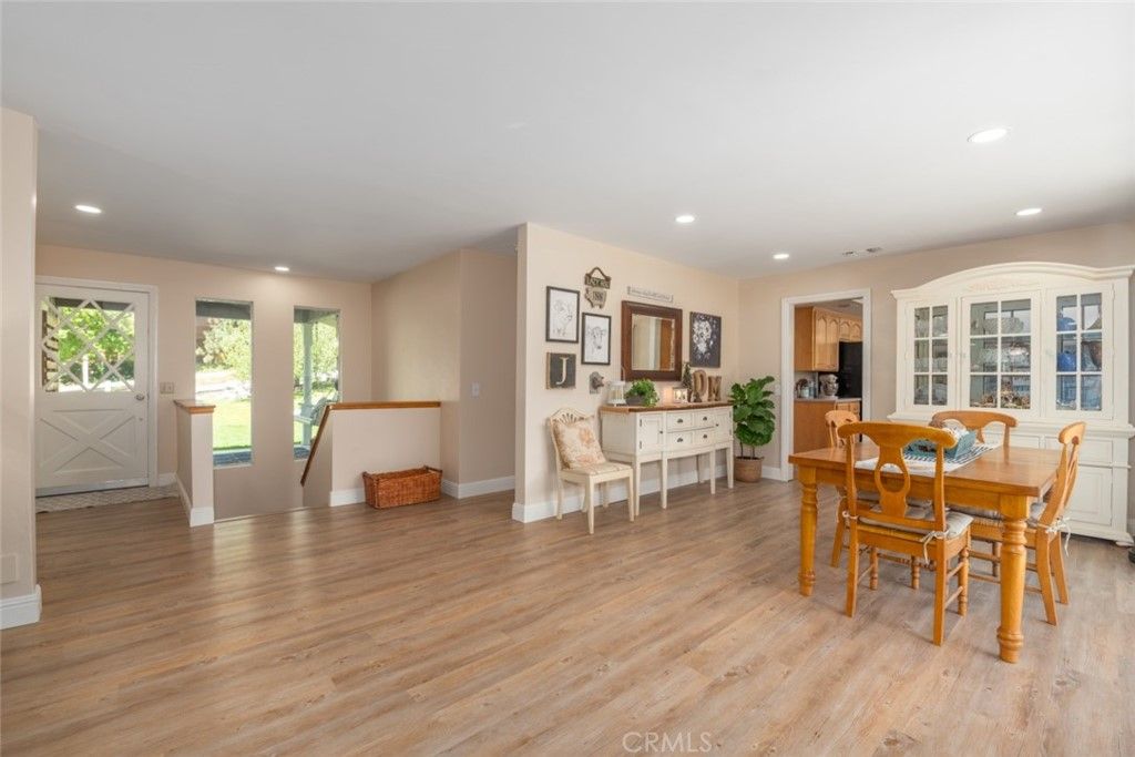 listing image 130721658543916729868