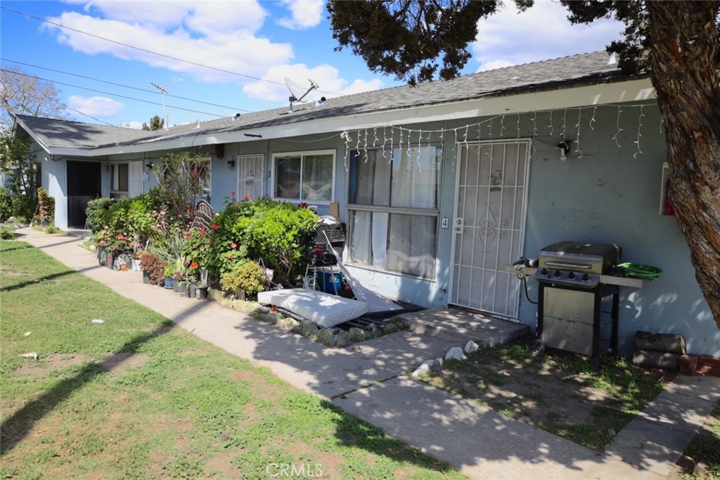417 W Guinida Lane