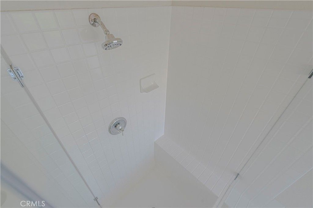 listing image 130725372435114748142