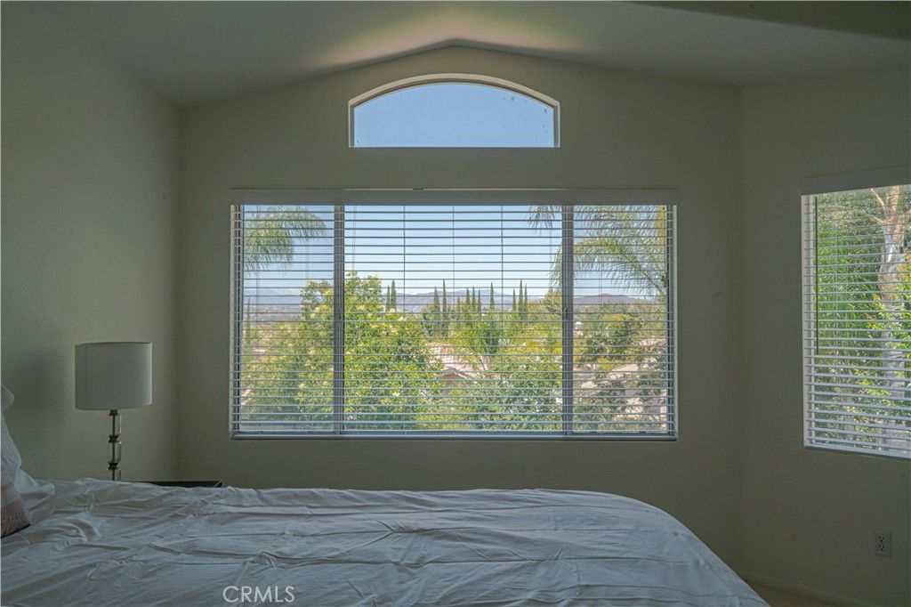 listing image 130727572346541330257