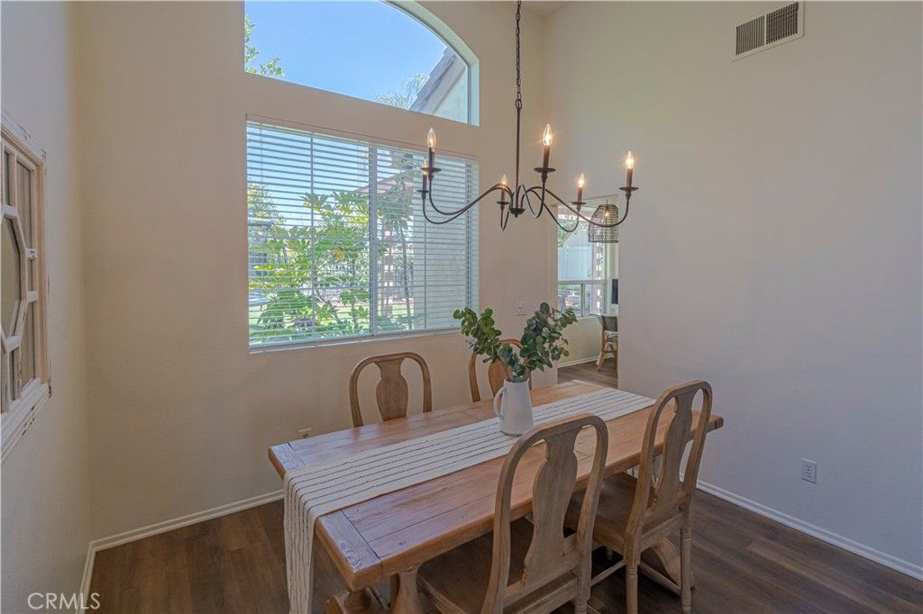 listing image 130726293654235747589
