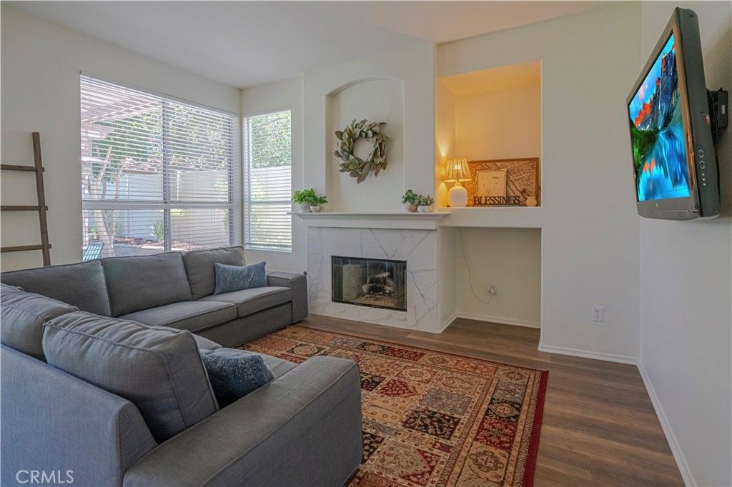 listing image 130728036473979928717