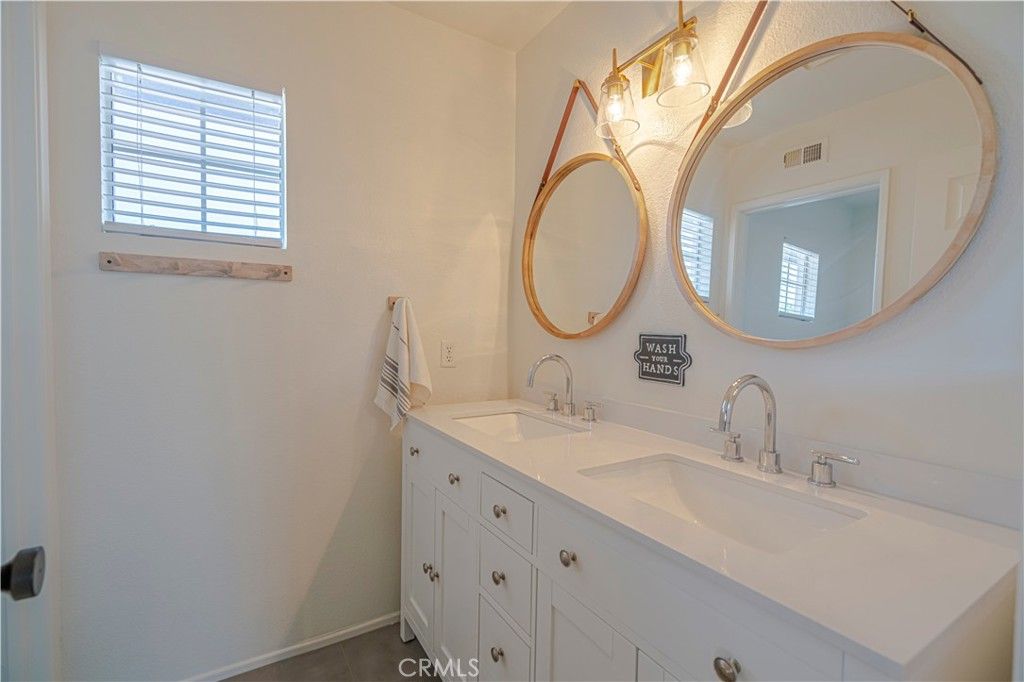 listing image 130728973494079510129