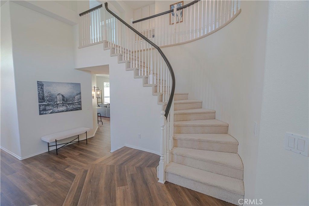 listing image 130728797322842106100