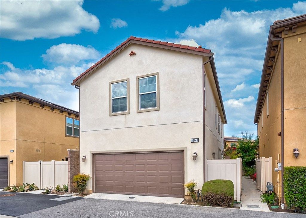 listing image 130724448070274085264