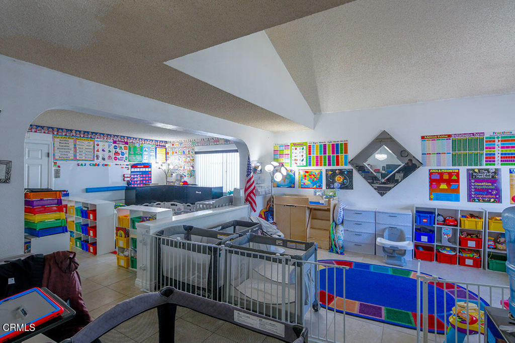 900 Sierra Madre Avenue 44