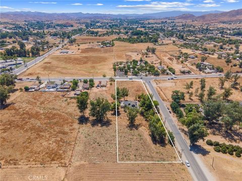 A home in Perris