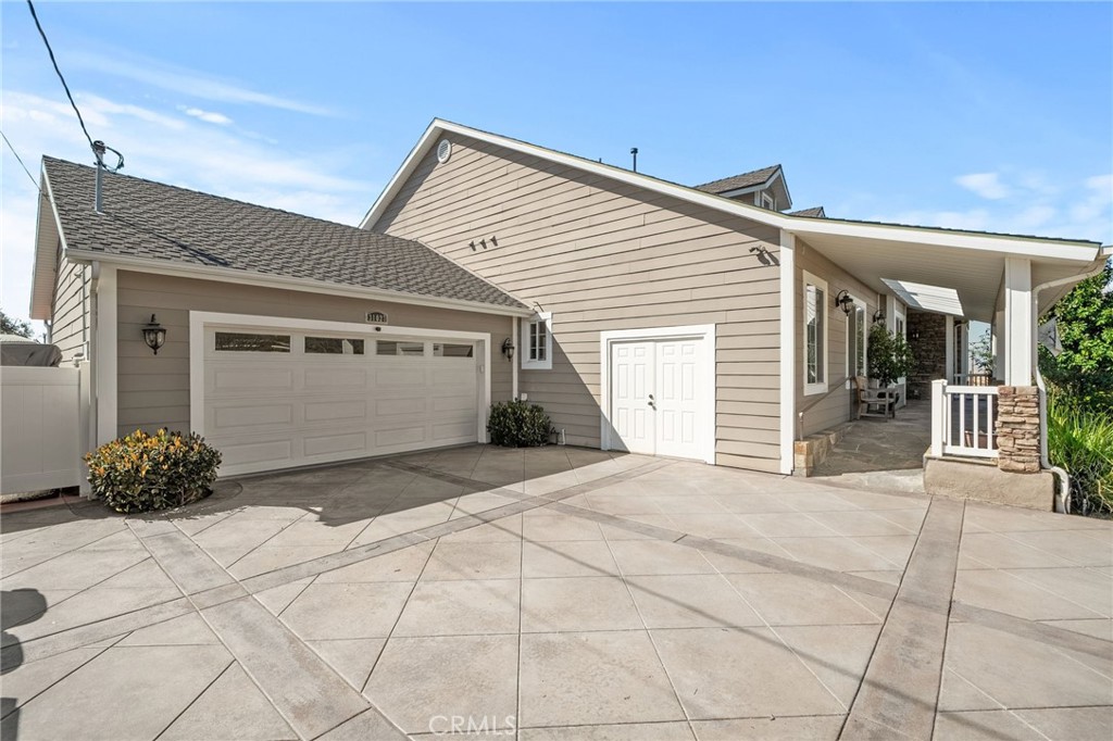 31027 E Sunset Drive N