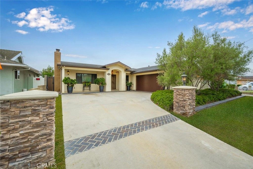 listing image 130725535224963102766