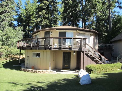 A home in Angelus Oaks