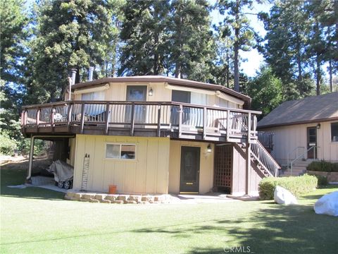 A home in Angelus Oaks