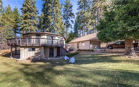 A home in Angelus Oaks