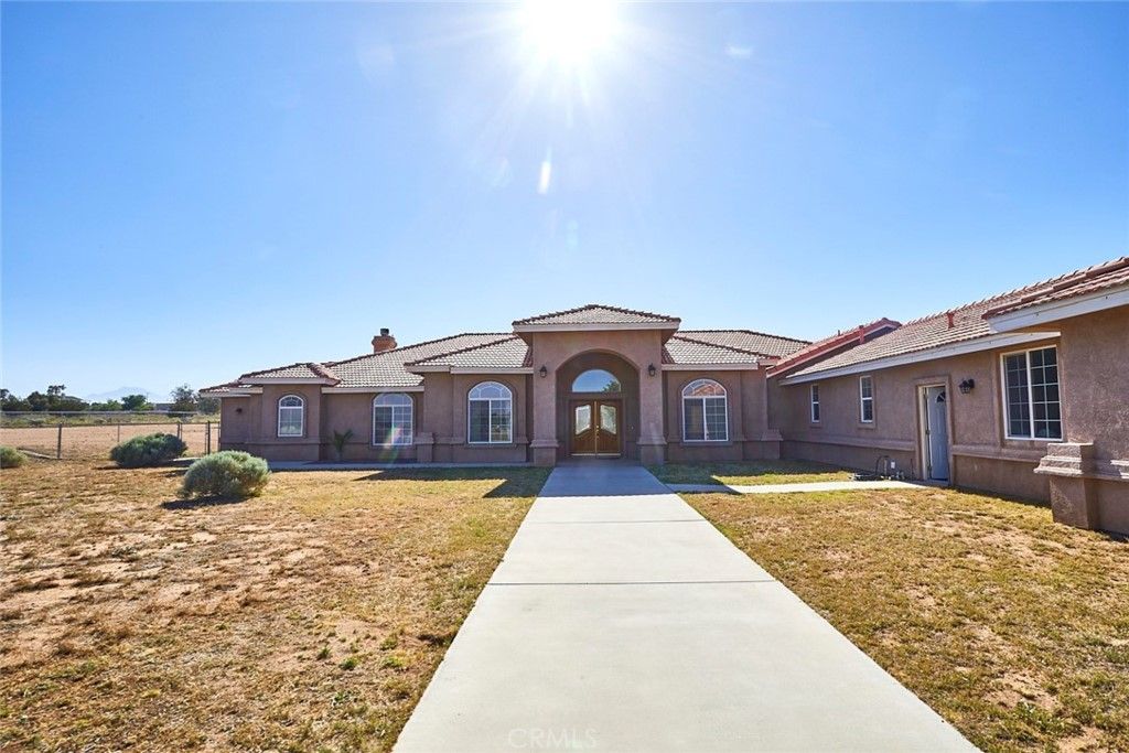 listing image 130722227366700600726