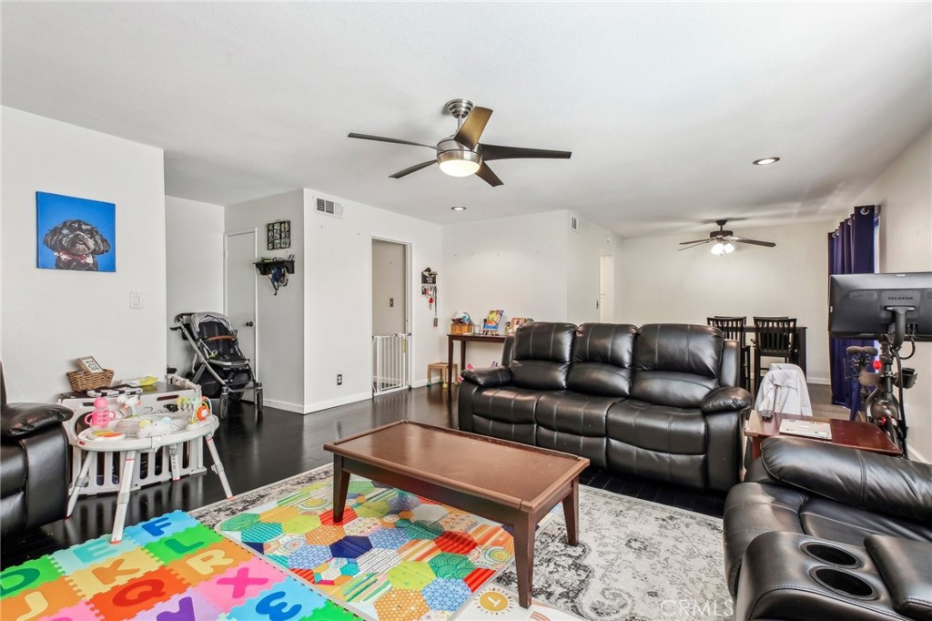 3939 N Virginia Road 216