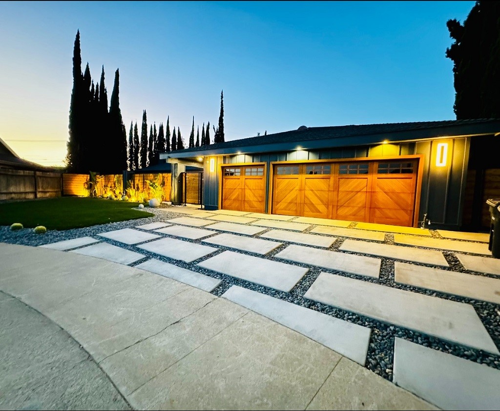 1471 N Navarro Place