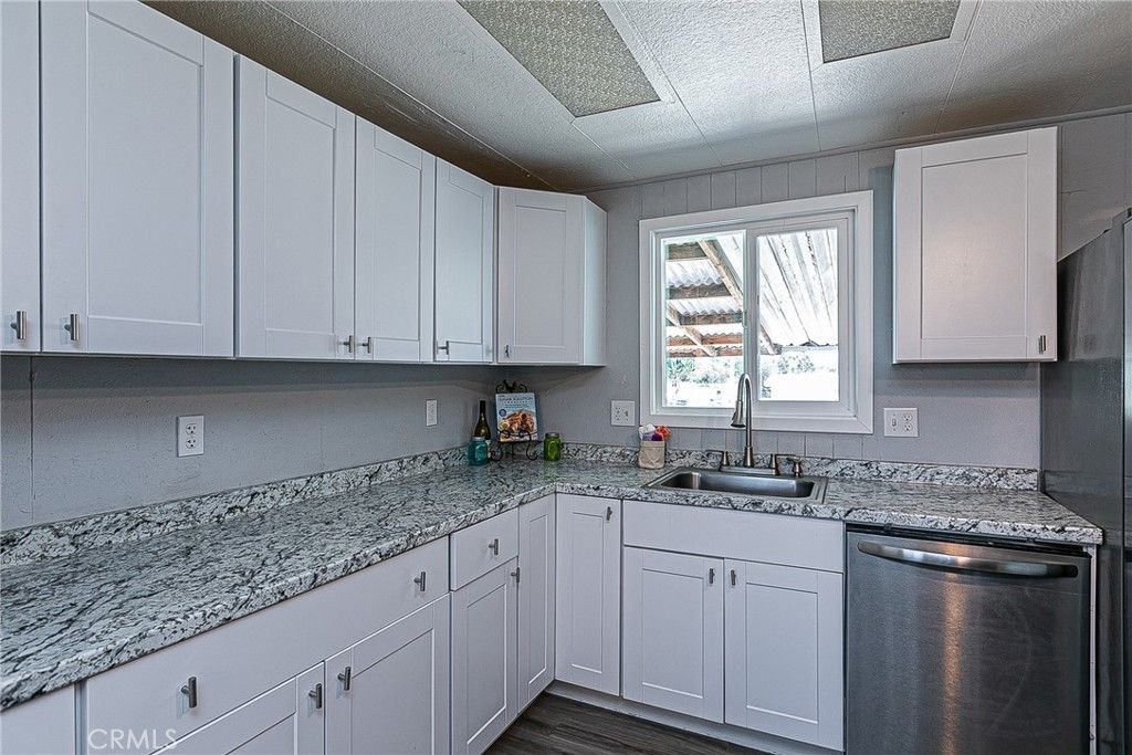 listing image 130723824131258934277