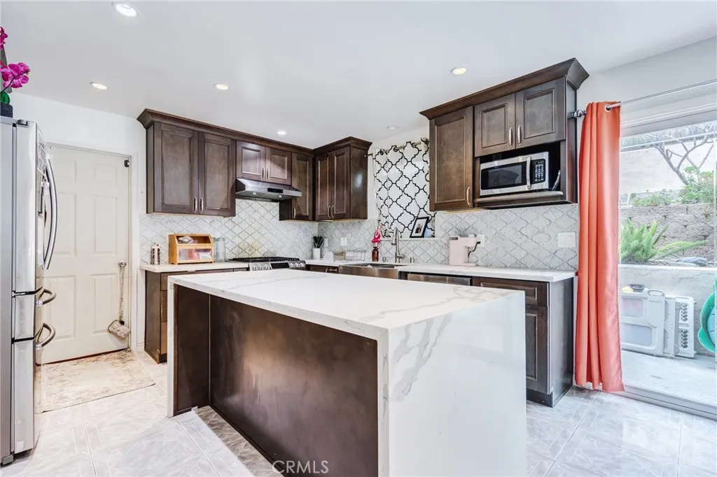 Diamond Bar, California 91765, United States, 3 Bedrooms Bedrooms, ,2 BathroomsBathrooms,Residential,Active,98299