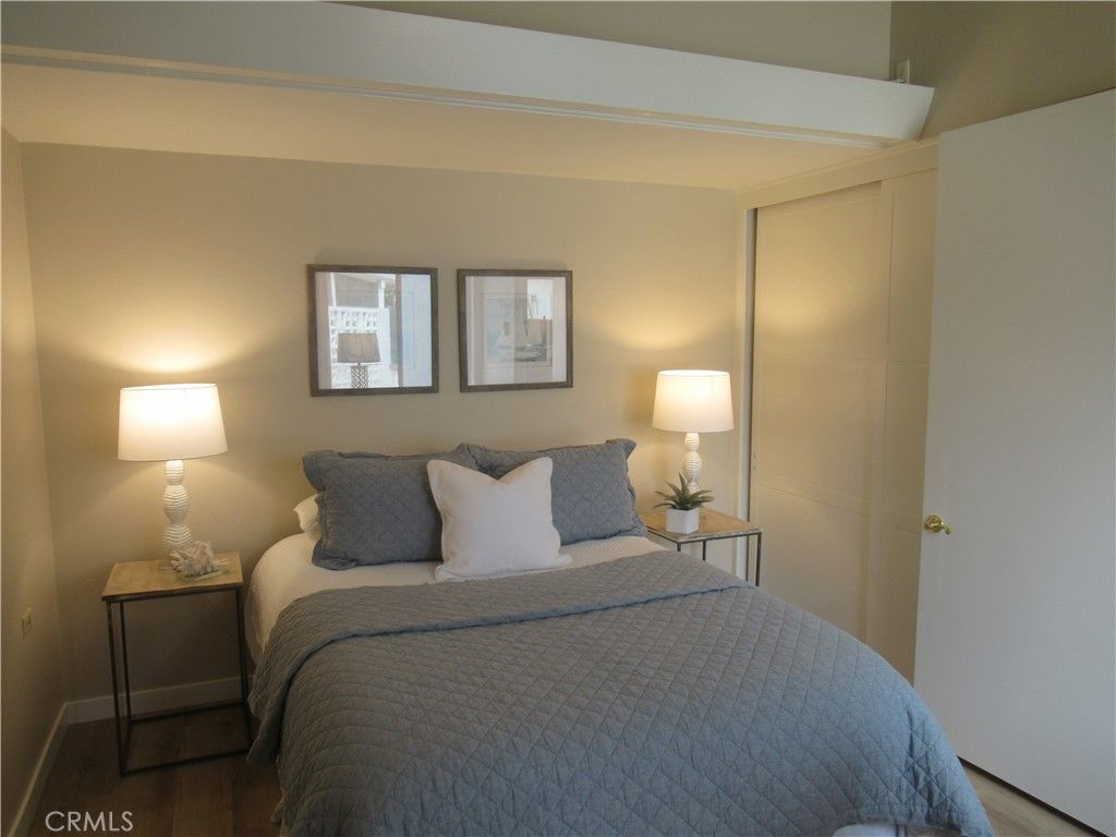 listing image 130723561940271319497