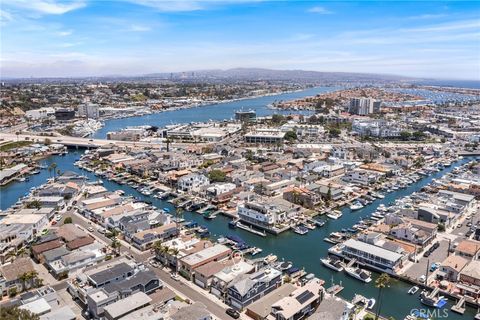 Photo of 408 38th Street, Newport Beach, CA 92663 (MLS # OC24152724)