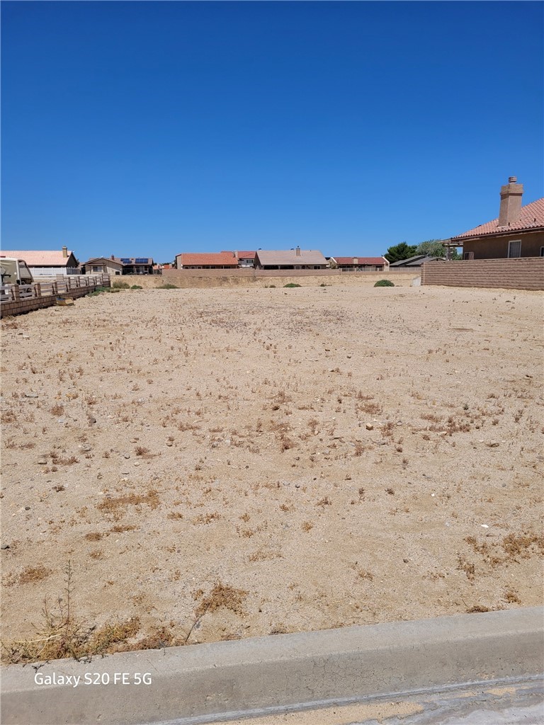 Silver Lakes is an ideal community for golf ,tennis , fishing ,social events , walking , biking and more. The lot is located between the North and South Lakes which is an ideal location in Silver Lakes. Act now , make this lot yours and build your dream home.