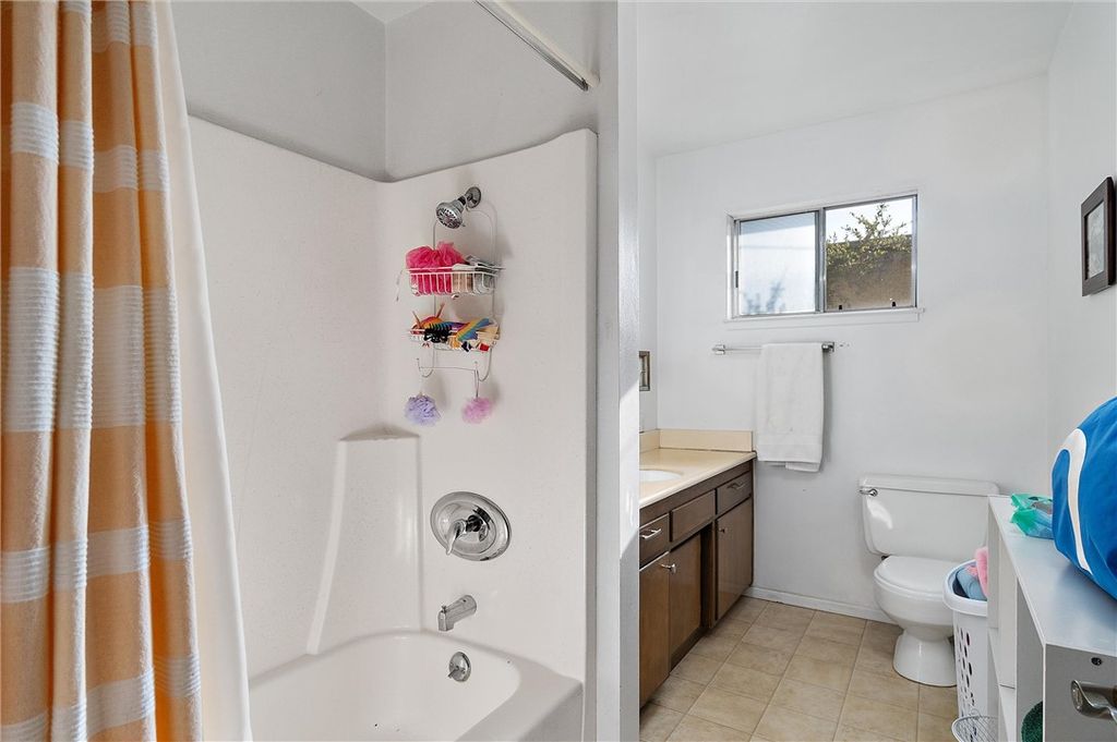 listing image 130729189918038957332