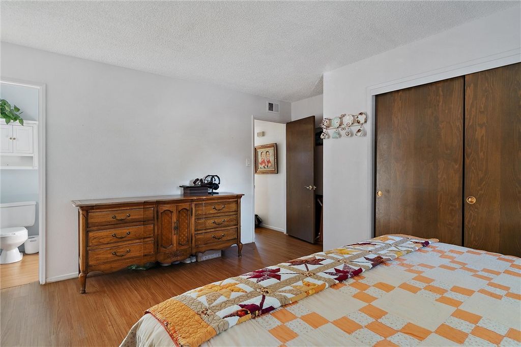 listing image 130721347605502265688