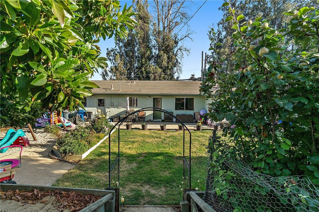 listing image 130722445683012981284