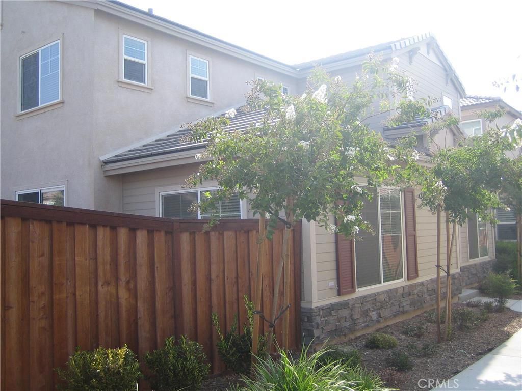 listing image 130721382666912395237