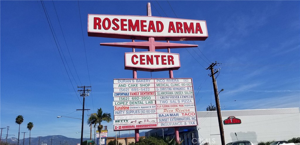 Retail space of 800 sf and 1600 sf available in Pico Rivera.
Low rent at good location.
1600 sf of space was dental office before and good for the any type of business.