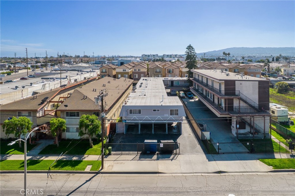 1312 W 225th Street