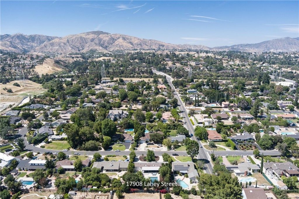 listing image 130720950701923085914