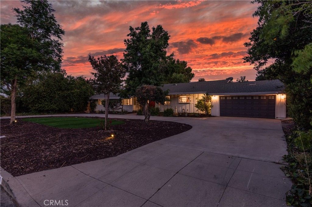 listing image 130726452197861685614