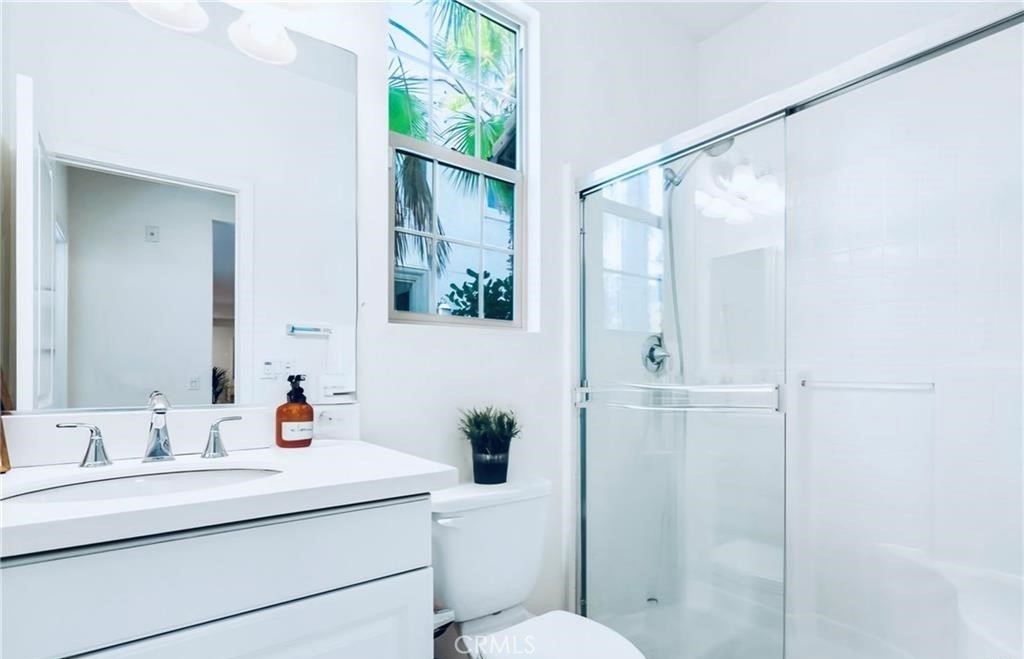 867 E Promenade B