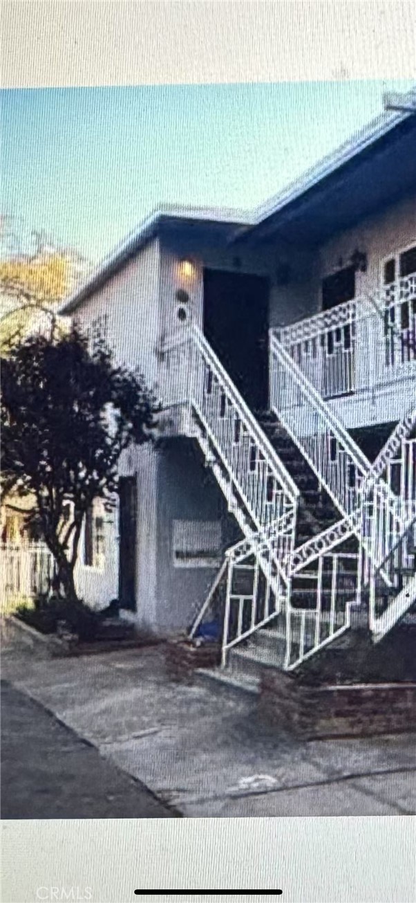 all units updated a few years ago, 8 carport parkings at back, low expense, seperate eletric and gas meter, good street. High current rent more then 15k a month
