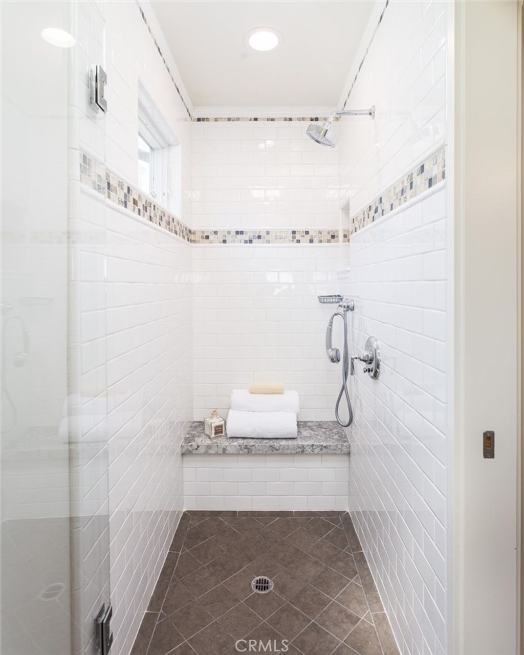 listing image 130722682232693734479