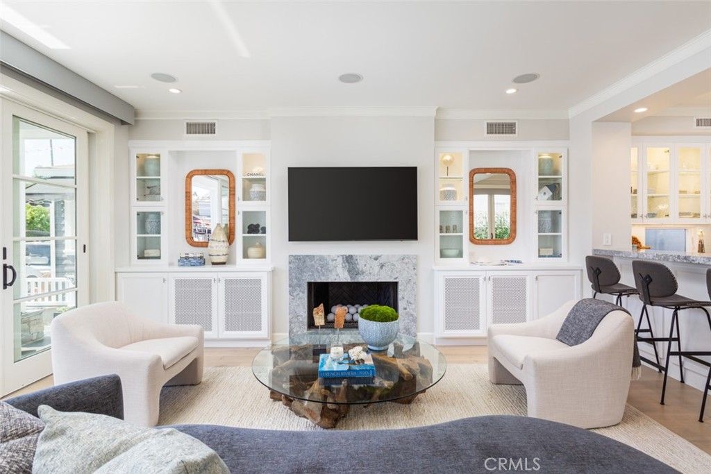 listing image 130721302884669248938