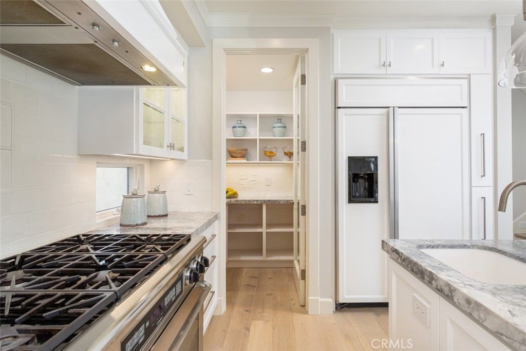 listing image 130724755206345929021