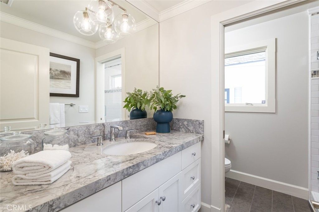 listing image 130723287608346297999