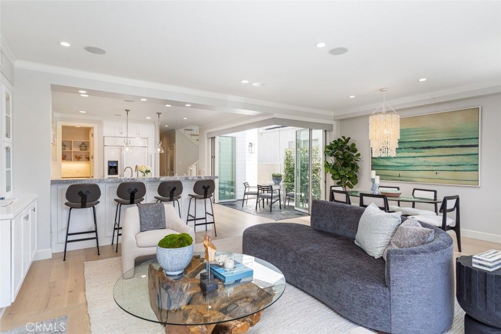 listing image 130728721293342548070