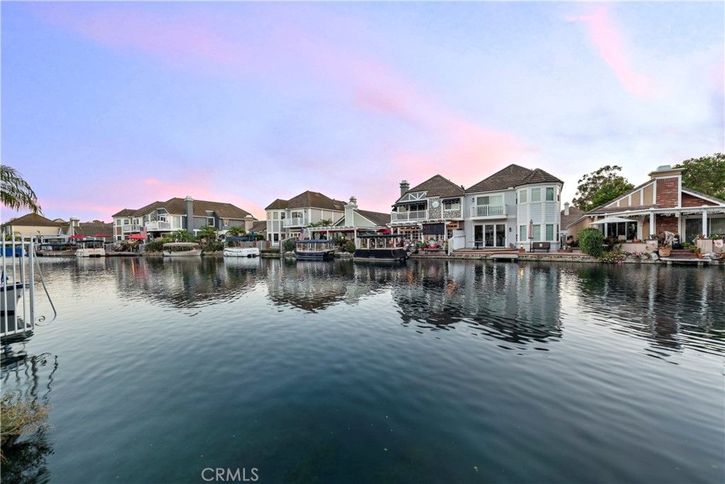 listing image 130723481509888338258