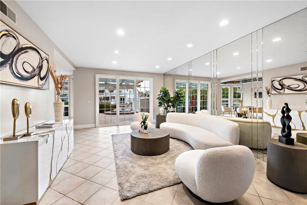 listing image 130723176318202704409