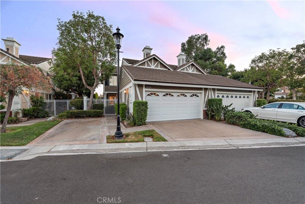 listing image 130726053688129201458