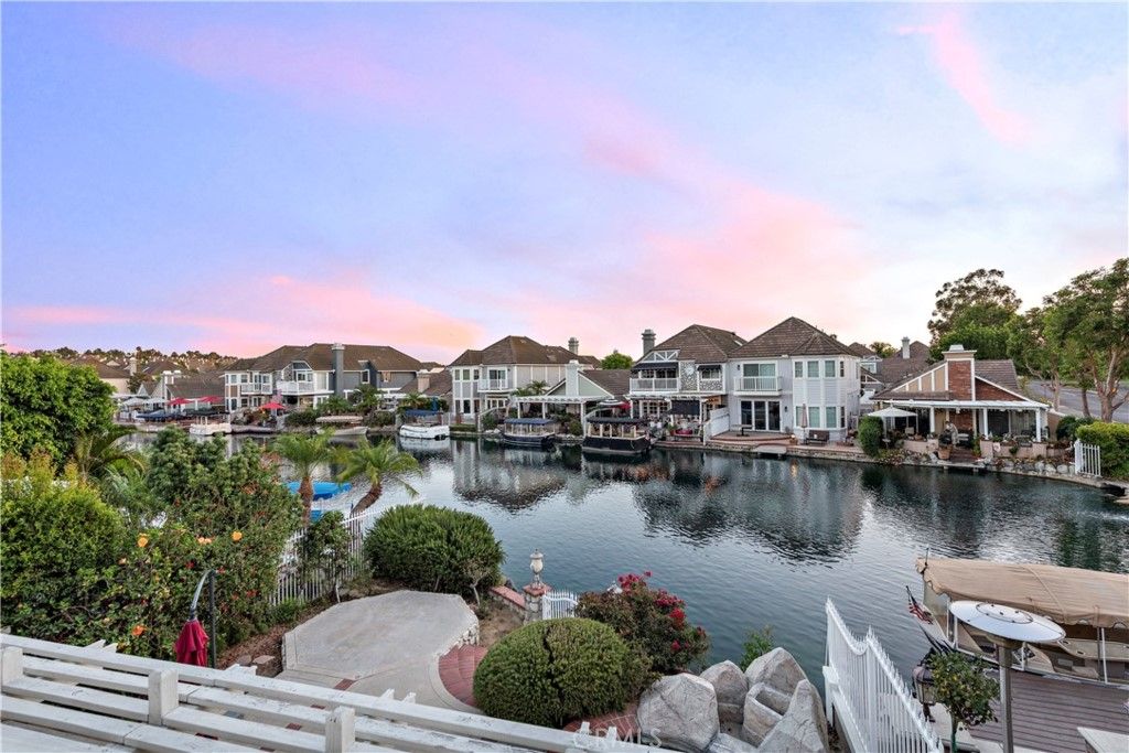 listing image 130726053840458143690
