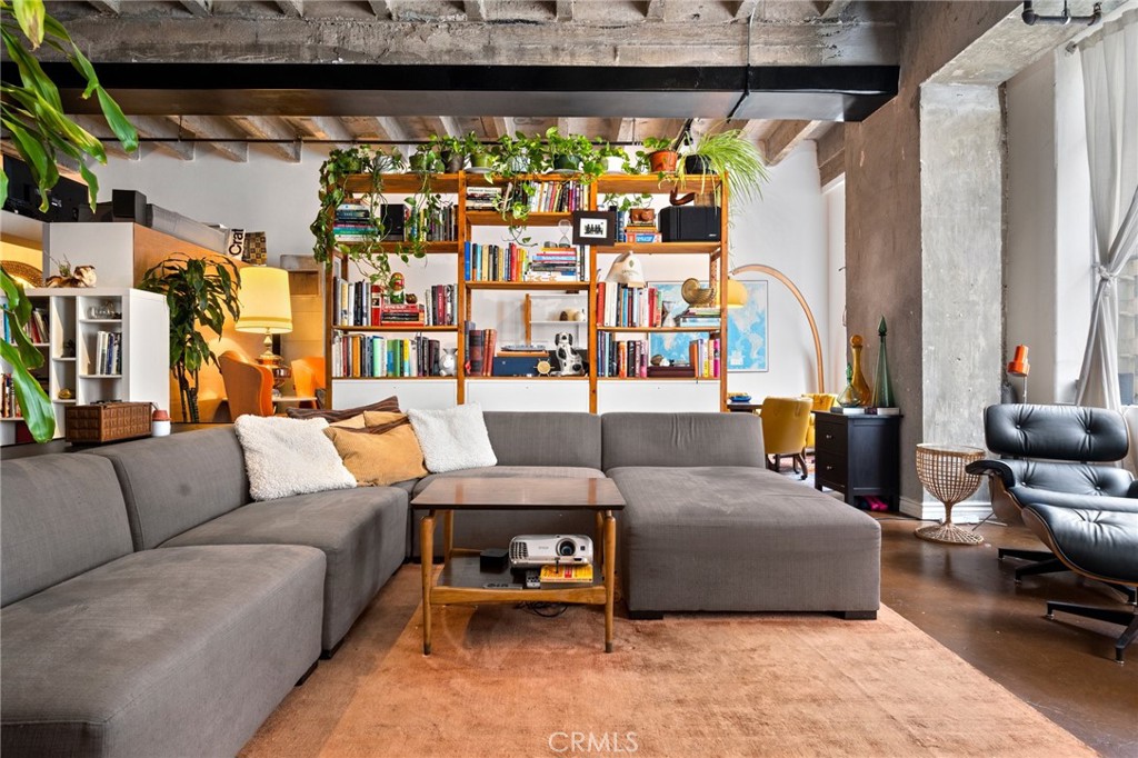 312 W 5th Street 523