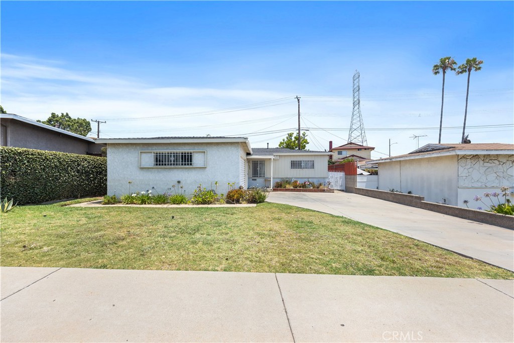 View Compton, CA 90220 house