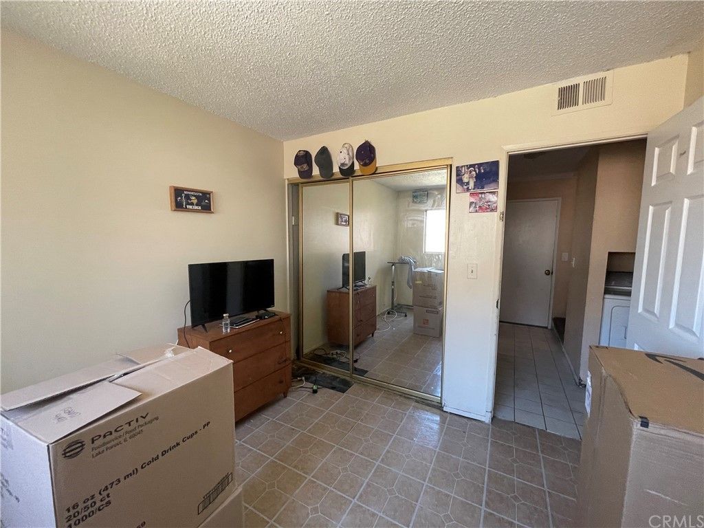 listing image 130721965763347952854