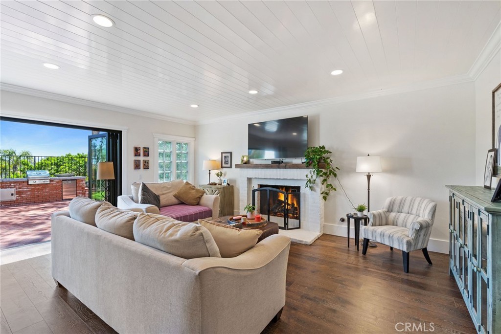 Crest De Ville Terraces (CDT) - Residential