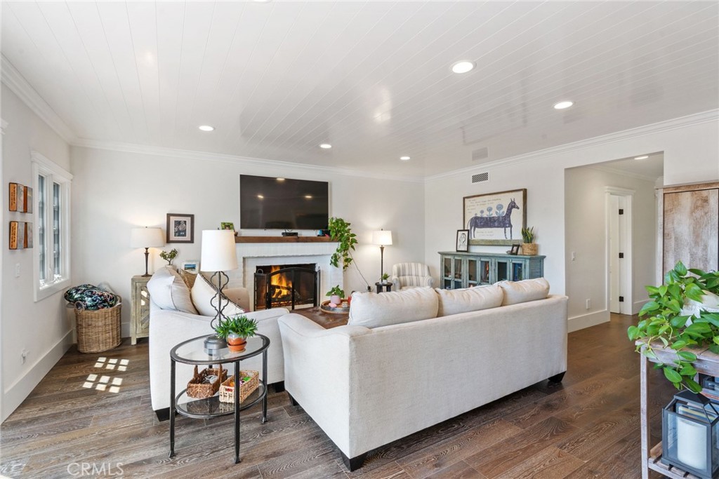 Crest De Ville Terraces (CDT) - Residential